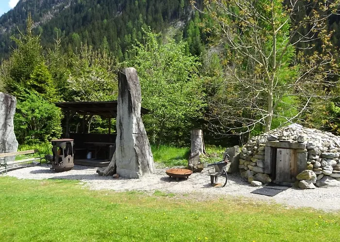 Rita Kroell Apartman *