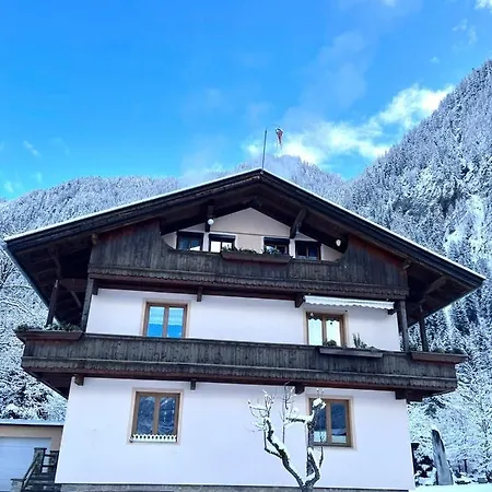 Rita Kroell 아파트 *